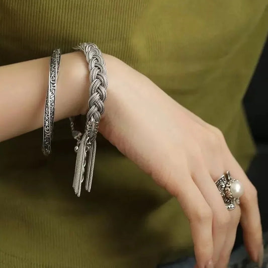 Luxury Twisted Flower Carving Cuff Bracelet for Women